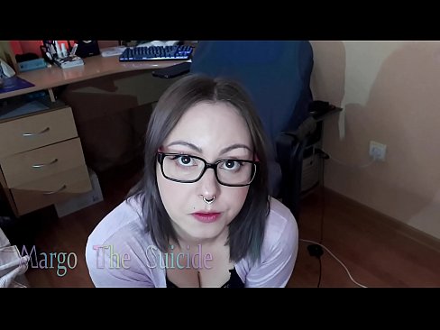 ❤️ Nwatakịrị nwanyị sexy nwere ugegbe na-eme Dildo nke ukwuu na igwefoto ❤️ Ihe gba ọtọ  ❌️❤